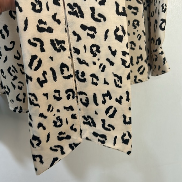 ZARA SILK BLOUSE WOMEN SIZE S ANIMAL PRINT LONG SLEEVE - Picture 7 of 11